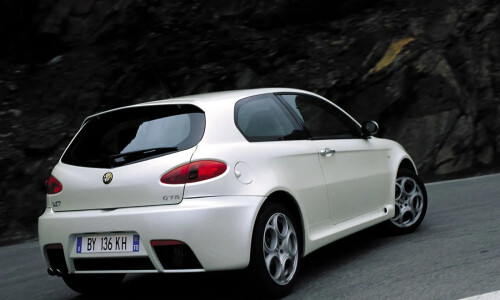 Alfa-Romeo 147 #8
