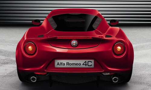 Alfa-Romeo 4C #4