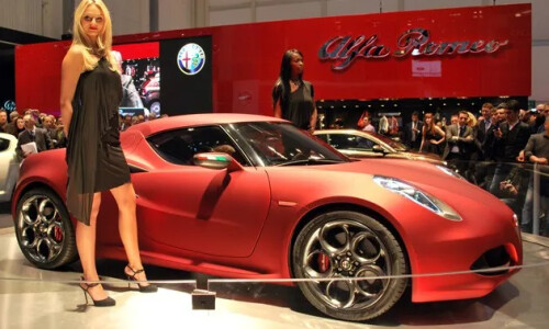 Alfa-Romeo 4C #8