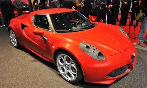 Alfa-Romeo 4C #10