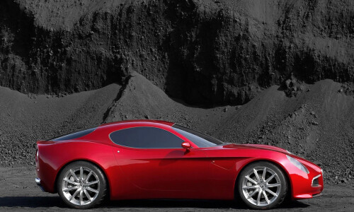 Alfa-Romeo 8C Competizione #8