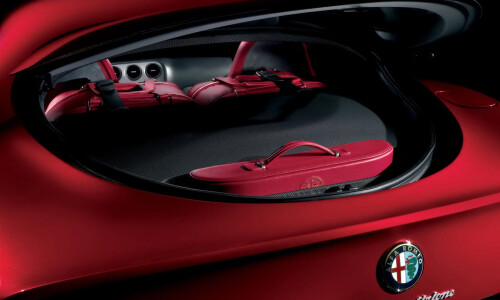 Alfa-Romeo 8C Competizione #15