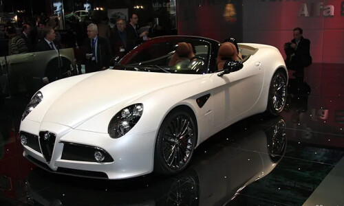 Alfa-Romeo 8C Spider #3