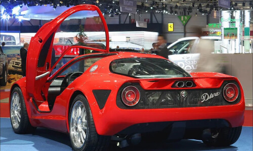 Alfa-Romeo 8C Spider #9