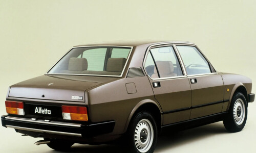Alfa-Romeo Alfetta #9