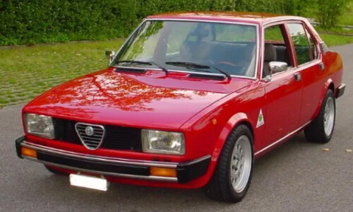 Alfa-Romeo Alfetta #10