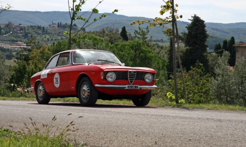 Alfa-Romeo Giulia Sprint GT #4