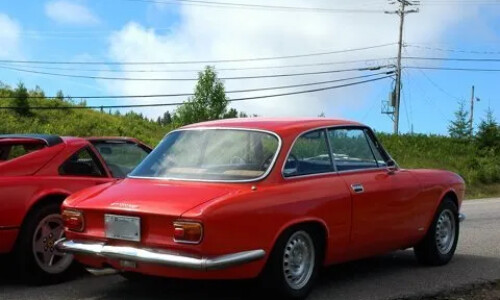 Alfa-Romeo Giulia Sprint GT #9