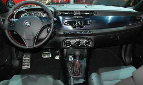 Alfa-Romeo Giulietta TCT #10