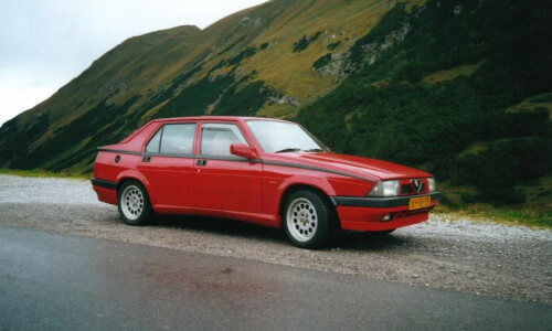Alfa-Romeo Milano #10