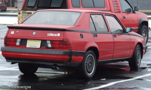 Alfa-Romeo Milano #16