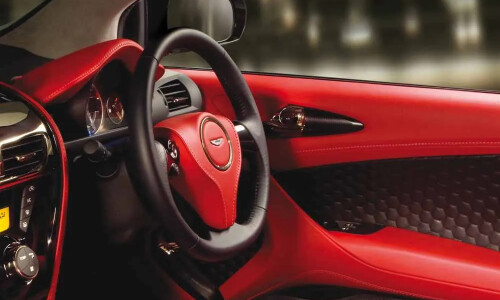 Aston-Martin Cygnet #8