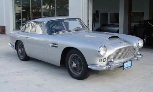 Aston-Martin DB4 #1