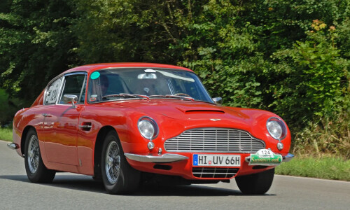 Aston-Martin DB6 #9