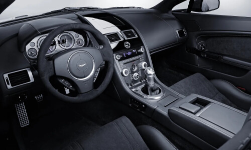 Aston-Martin DB9 #16
