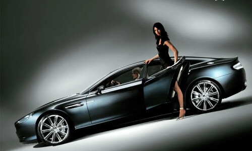Aston-Martin Rapide #2