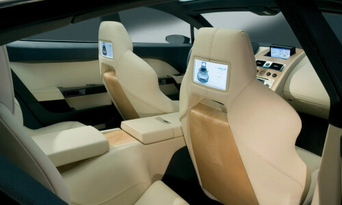 Aston-Martin Rapide #12