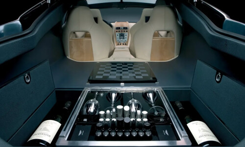 Aston-Martin Rapide #13