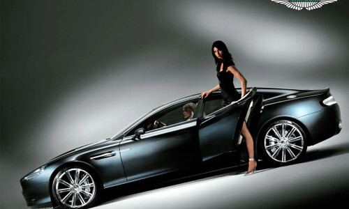 Aston-Martin Rapide #18