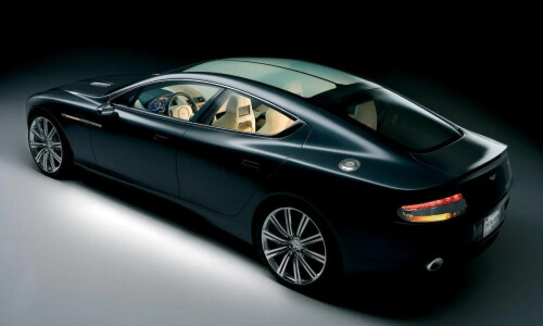 Aston-Martin Rapide S #15