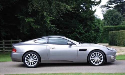 Aston-Martin V12 Vanquish #12