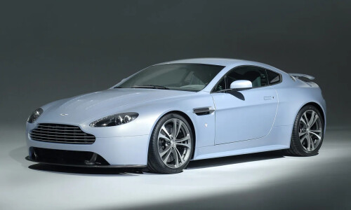 Aston-Martin V12 Vanquish #14