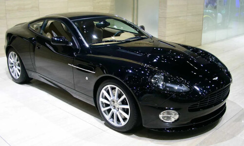 Aston-Martin V12 Vanquish S #2
