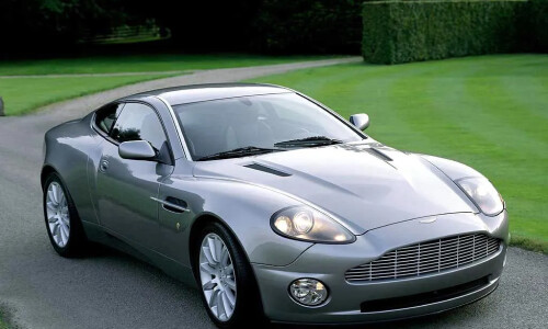 Aston-Martin V12 Vanquish S #8