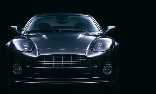 Aston-Martin V12 Vanquish S #10
