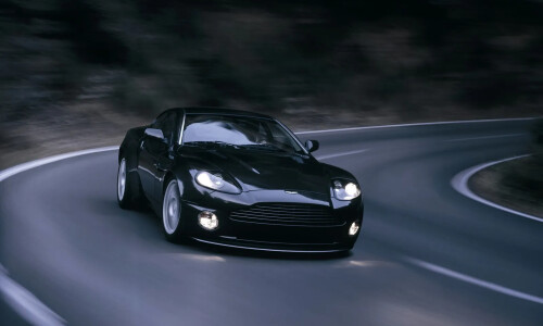 Aston-Martin V12 Vanquish S #11