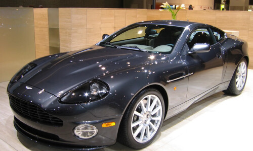 Aston-Martin V12 Vanquish S #13