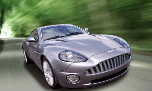 Aston-Martin V12 Vanquish S #14