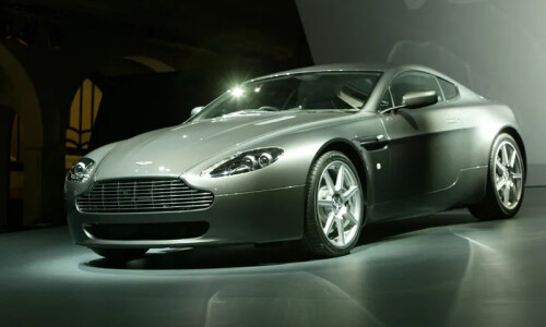 Aston-Martin V8 #4