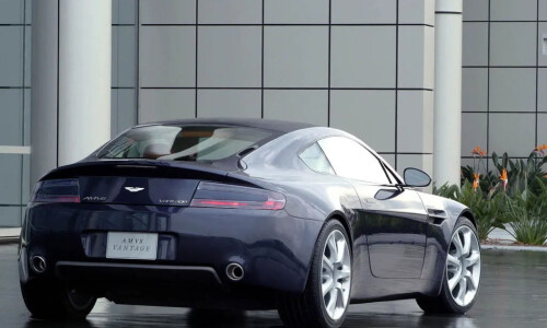 Aston-Martin V8 Vantage #11