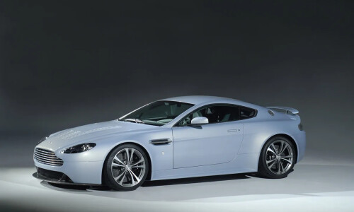 Aston-Martin V8 Vantage #13