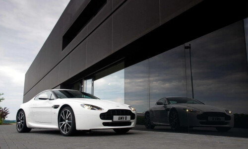 Aston-Martin V8 Vantage N420 #8
