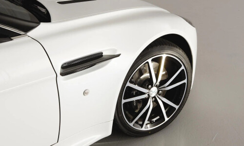 Aston-Martin V8 Vantage N420 #11