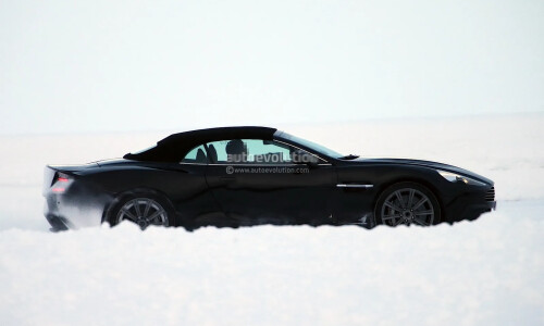 Aston-Martin Vanquish Volante #9