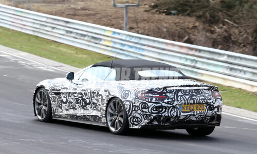 Aston-Martin Vanquish Volante #16