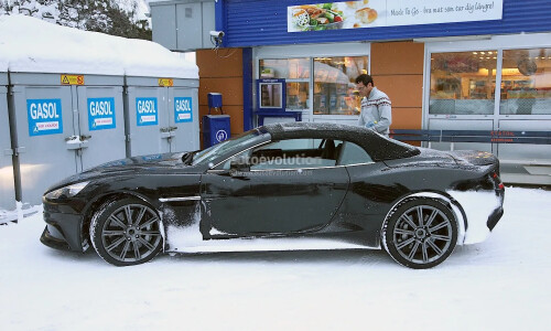 Aston-Martin Vanquish Volante #19