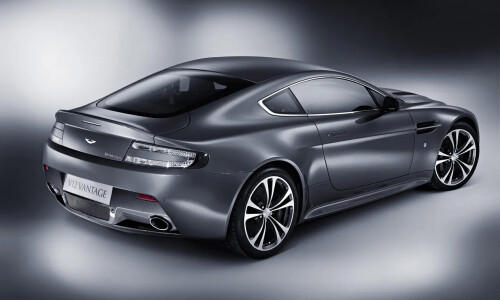 Aston-Martin Vantage #8