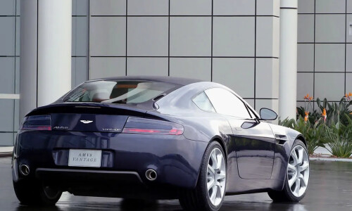 Aston-Martin Vantage #13