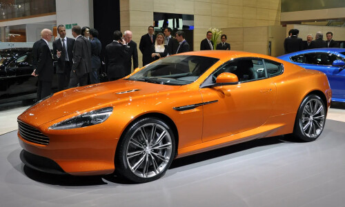 Aston-Martin Virage #2