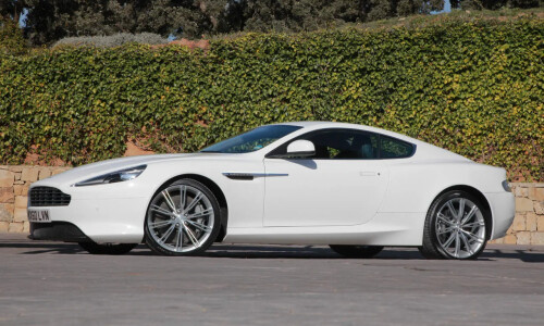 Aston-Martin Virage #4