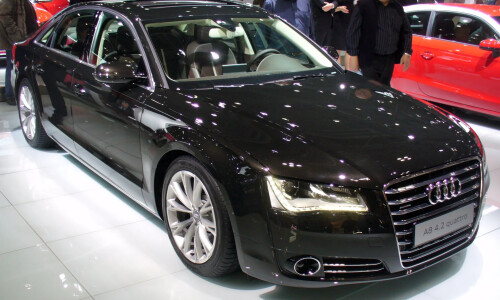 Audi A8 4.2 FSI quattro #1