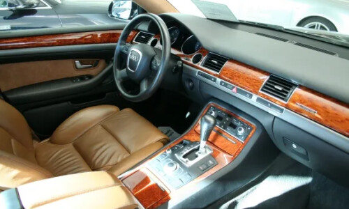 Audi A8 4.2 FSI quattro #9