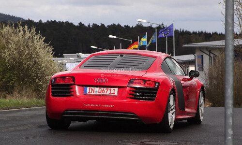 Audi R8 e-tron #15