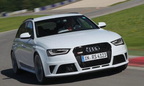 Audi RS4 #13