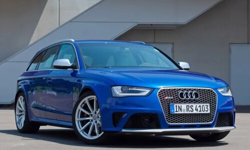 Audi RS4 Avant #1