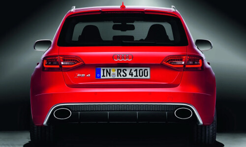 Audi RS4 Avant #7
